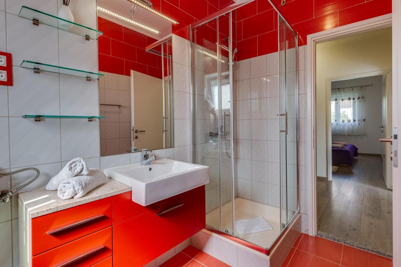 Apartment A & J Petrcane Luaran gambar
